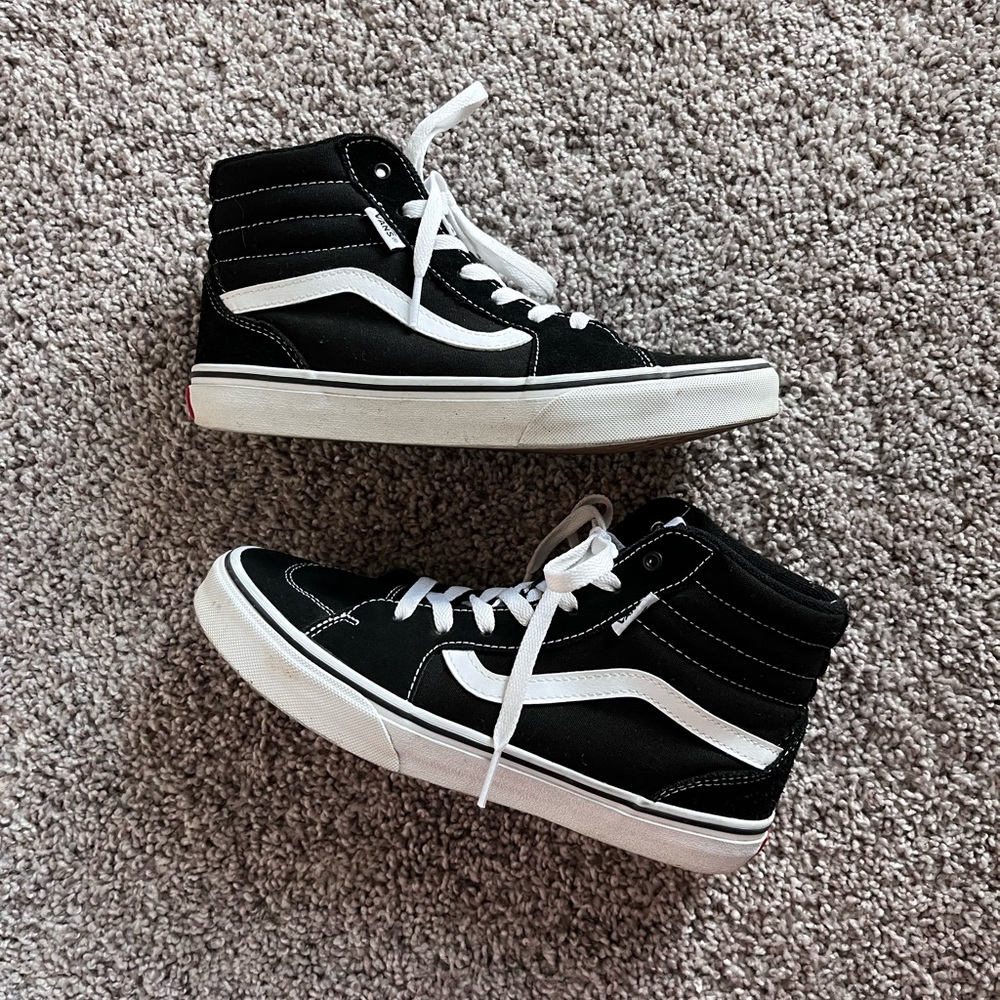 Vans Sk8 Hi Tops youth size 6 (women’s 7.5)